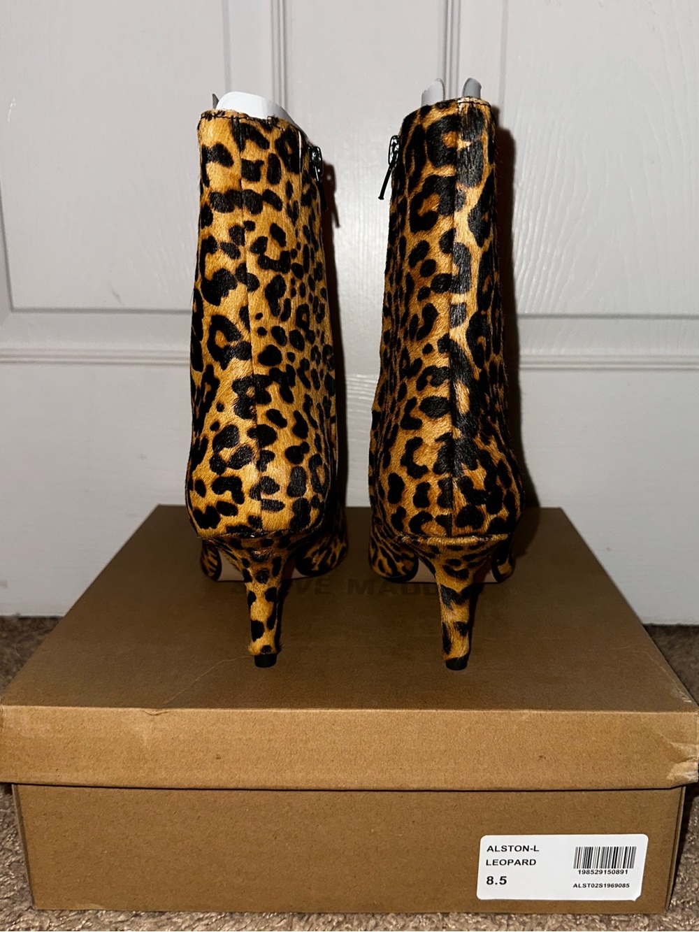 Steve Madden ‘Alston’ Bootie Leopard Ponyhair Fur Boots Low Heel 8.5 NIB - Picture 10 of 14
